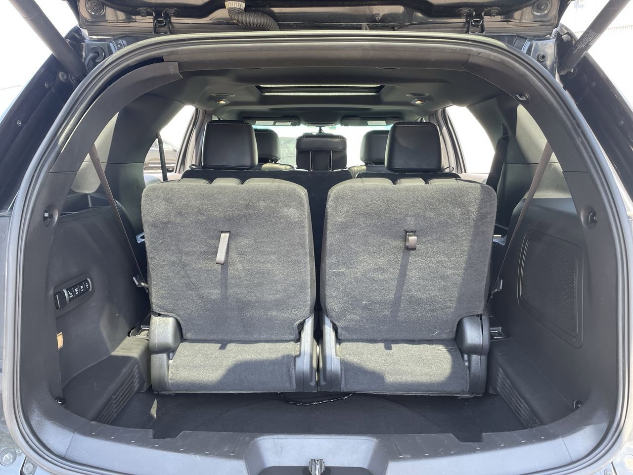 Thumbnail: 2015 Ford Explorer - 17