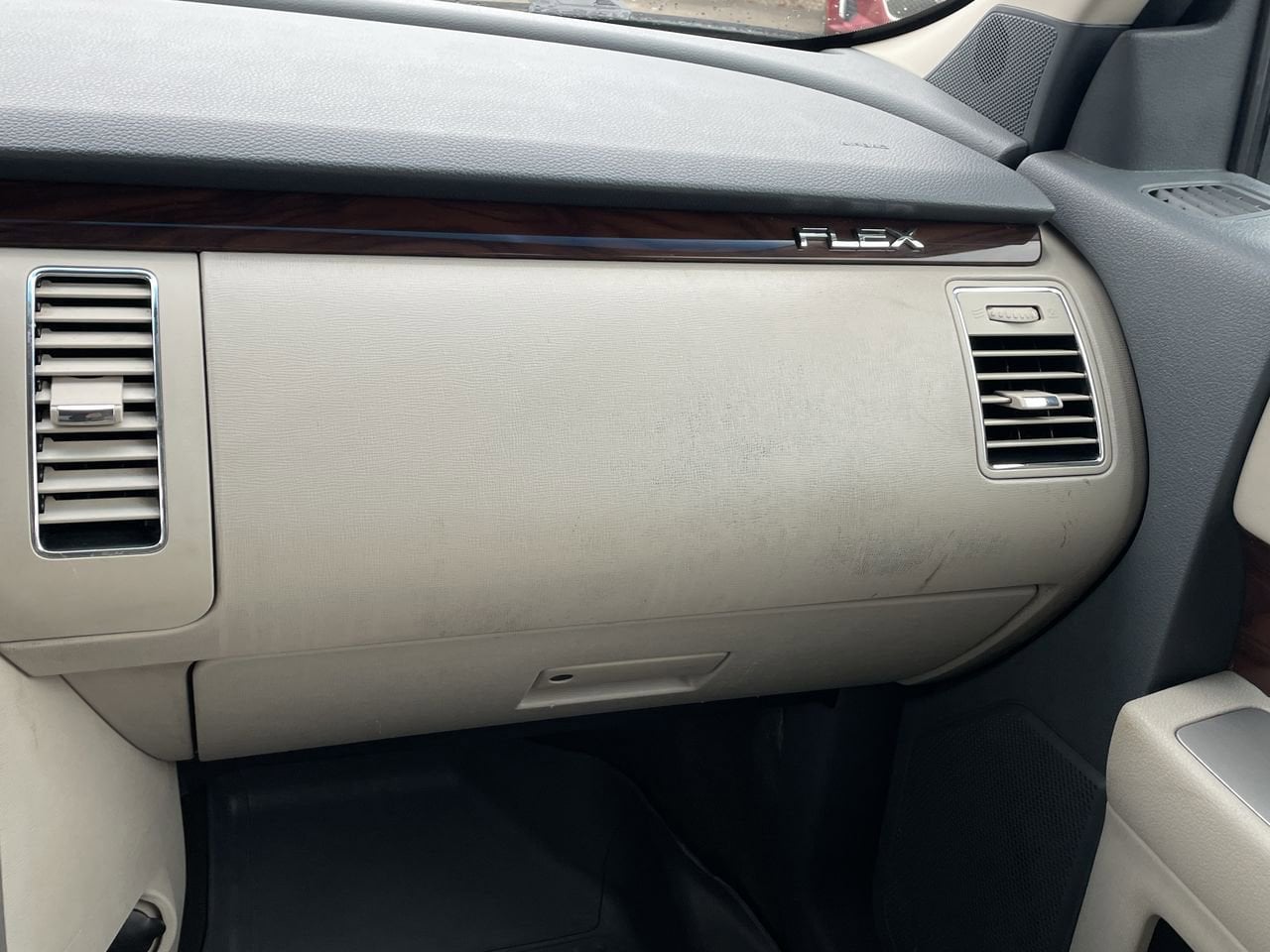 Thumbnail: 2009 Ford Flex - 16