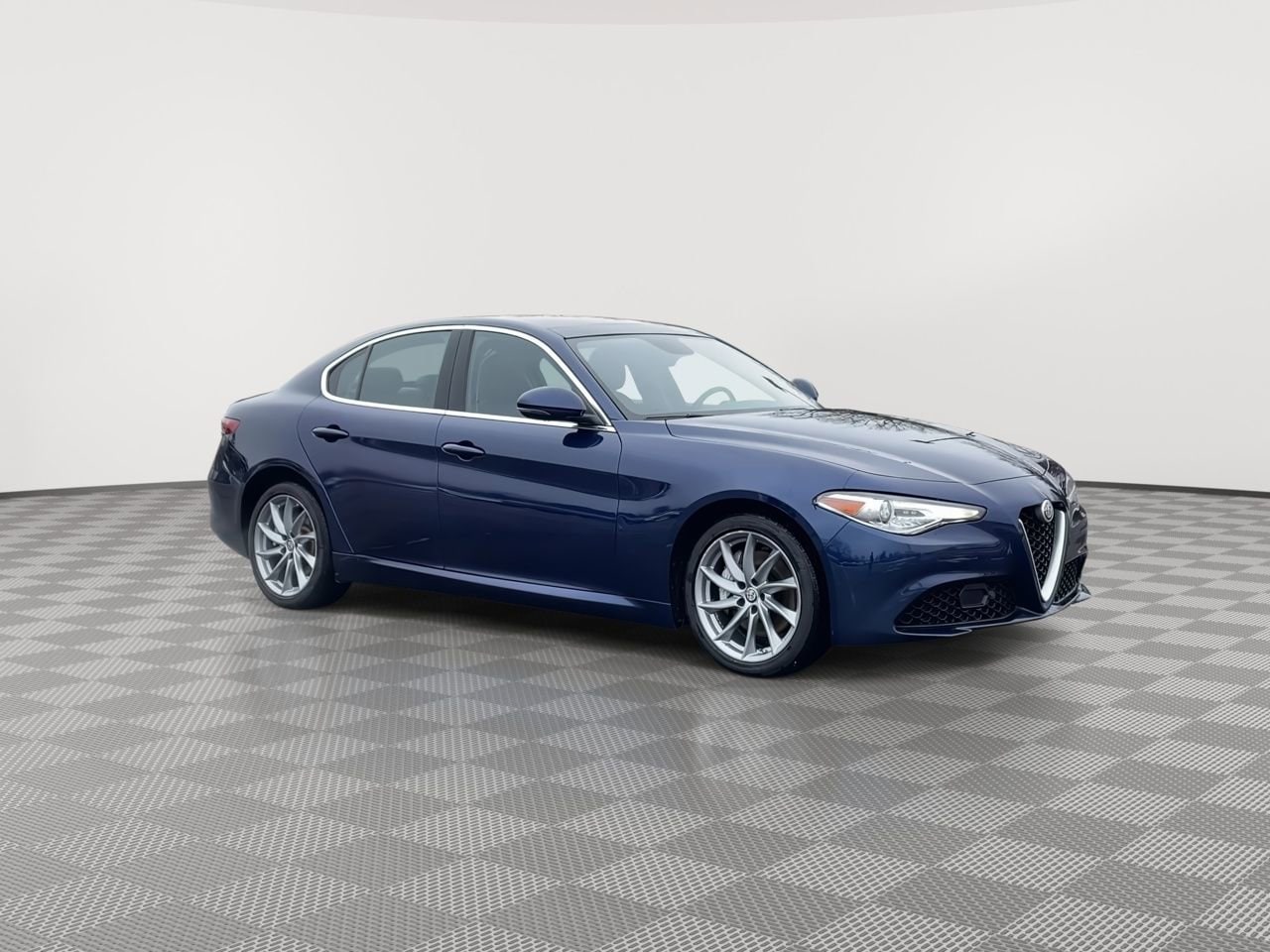 Thumbnail: 2019 Alfa Romeo Giulia - 2