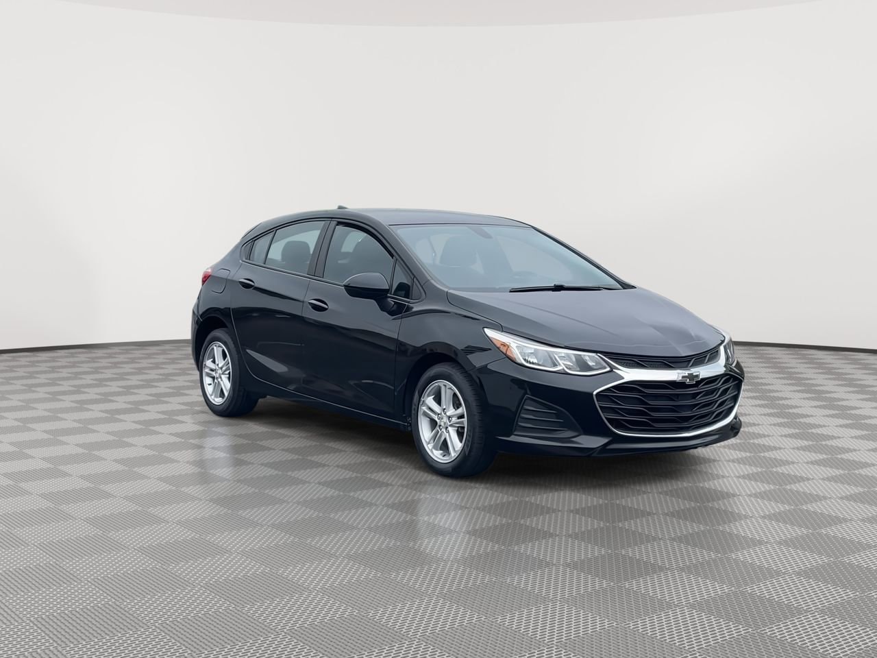 Thumbnail: 2019 Chevrolet Cruze - 2