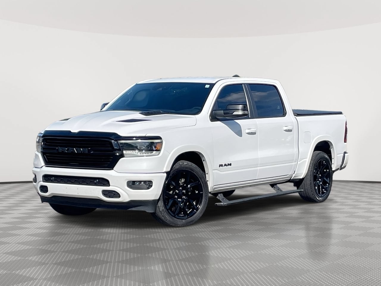2021 RAM 1500 Laramie 4x4 Crew Cab 5'7's photo