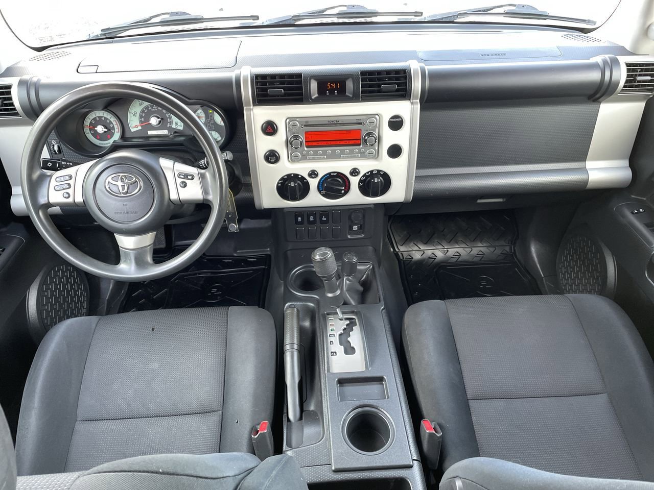 Thumbnail: 2014 Toyota FJ Cruiser - 20