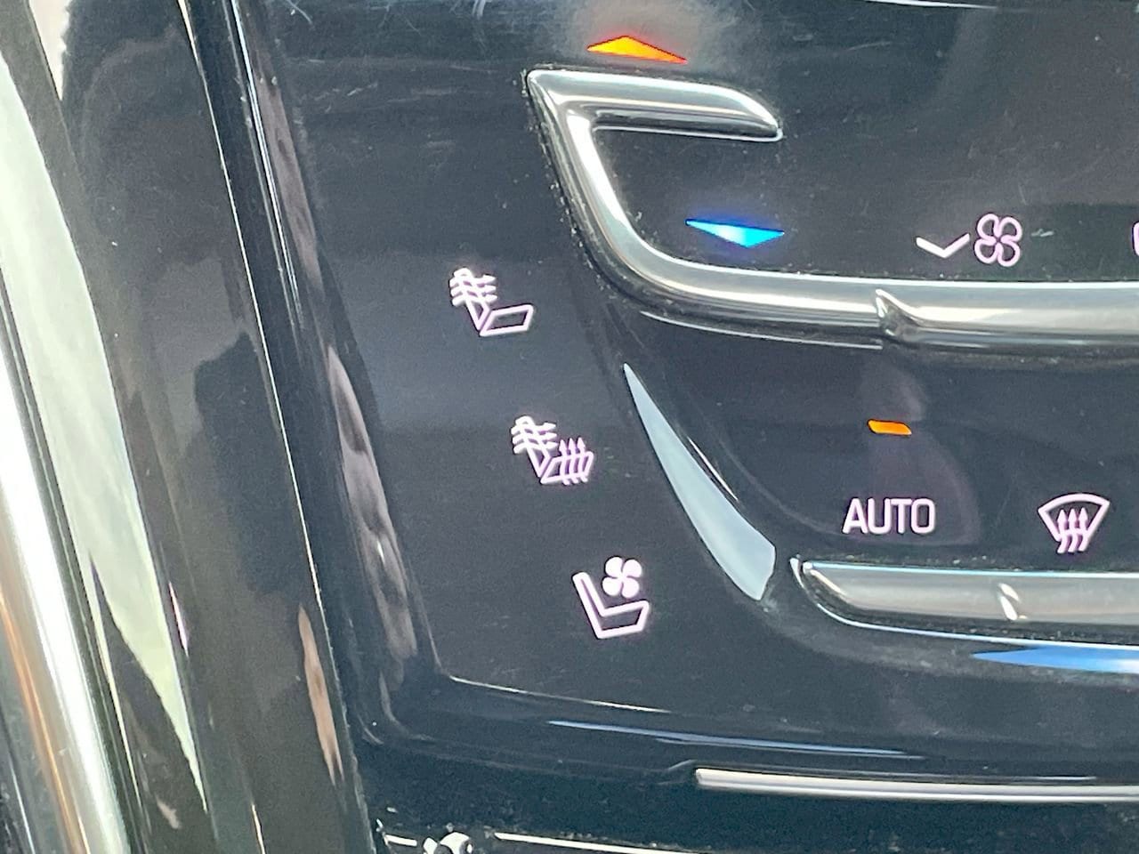 Thumbnail: 2018 Cadillac Escalade - 26