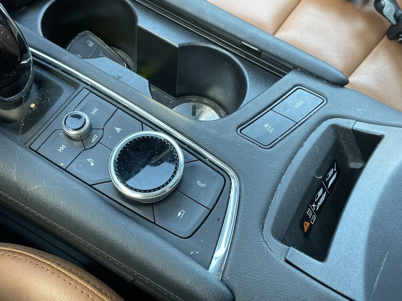 Thumbnail: 2023 Cadillac XT5 - 33