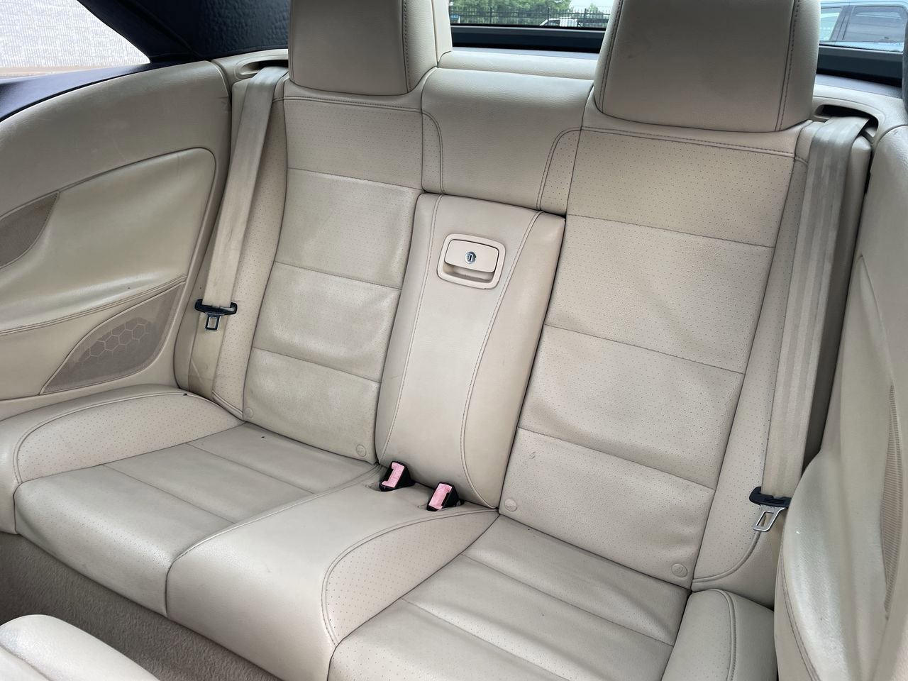 Thumbnail: 2010 Volkswagen Eos - 18