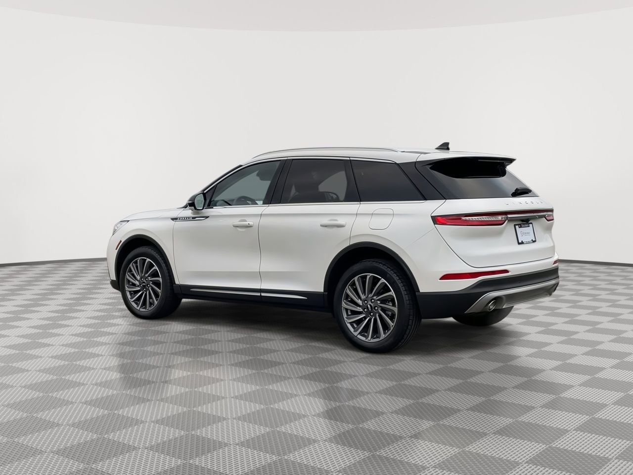 Thumbnail: 2023 Lincoln Corsair - 6