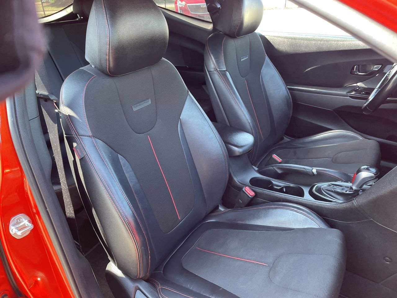 Thumbnail: 2019 Hyundai Veloster - 14