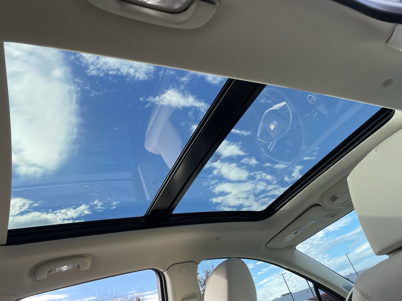 Thumbnail: 2025 Cadillac XT5 - 21