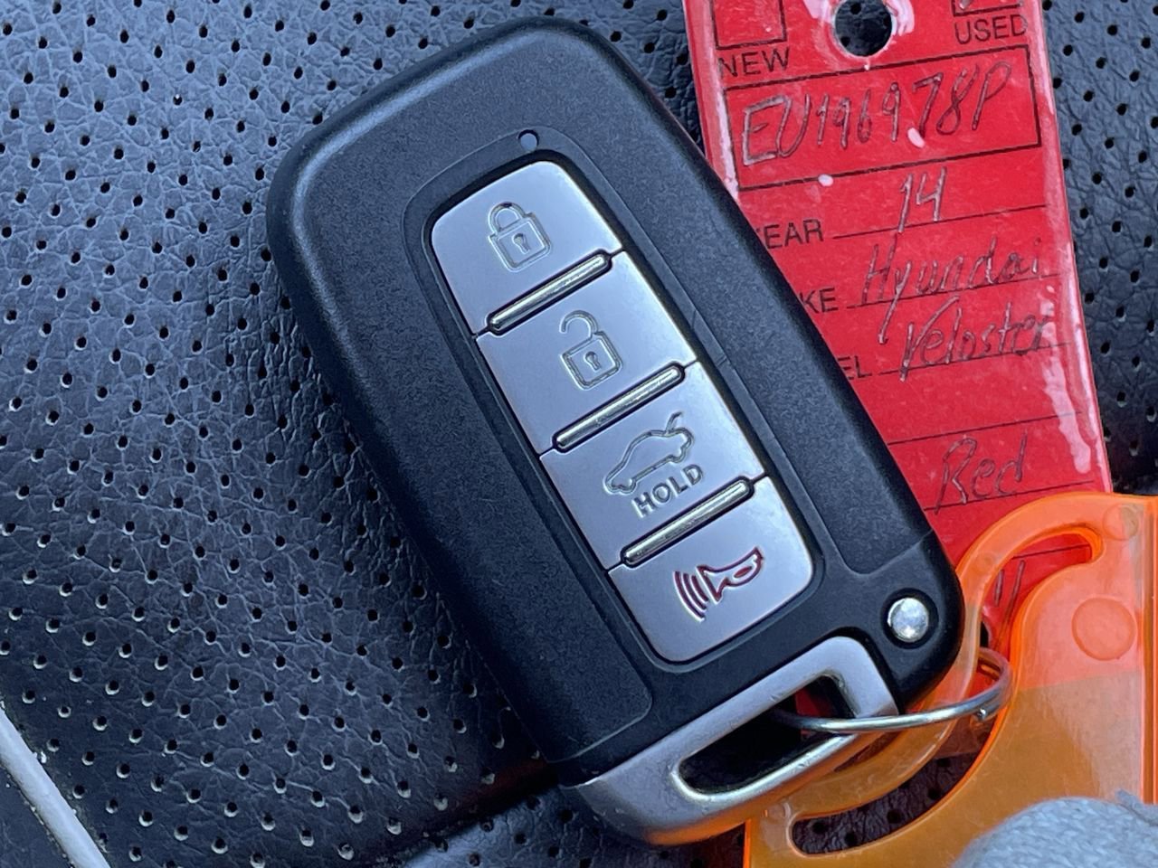 Thumbnail: 2014 Hyundai Veloster - 27