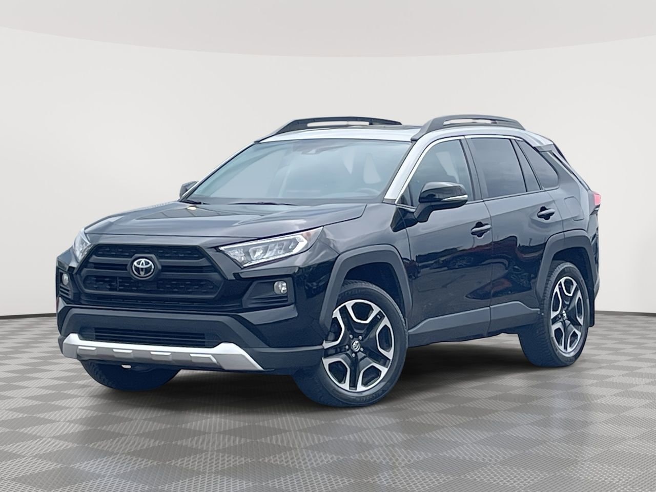Thumbnail: 2019 Toyota RAV4 - 1
