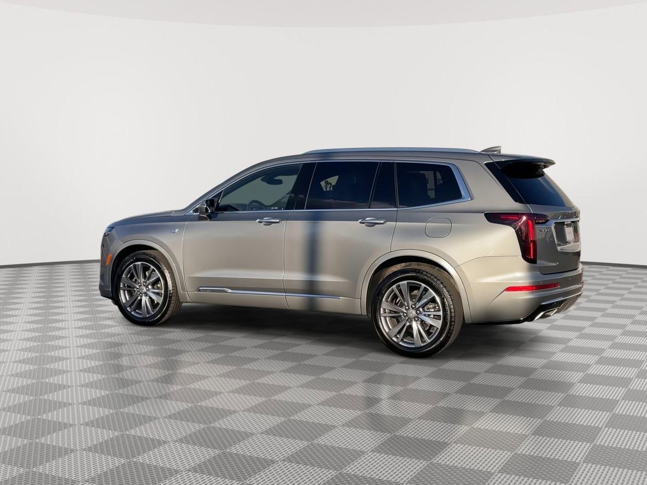 Thumbnail: 2024 Cadillac XT6 - 6