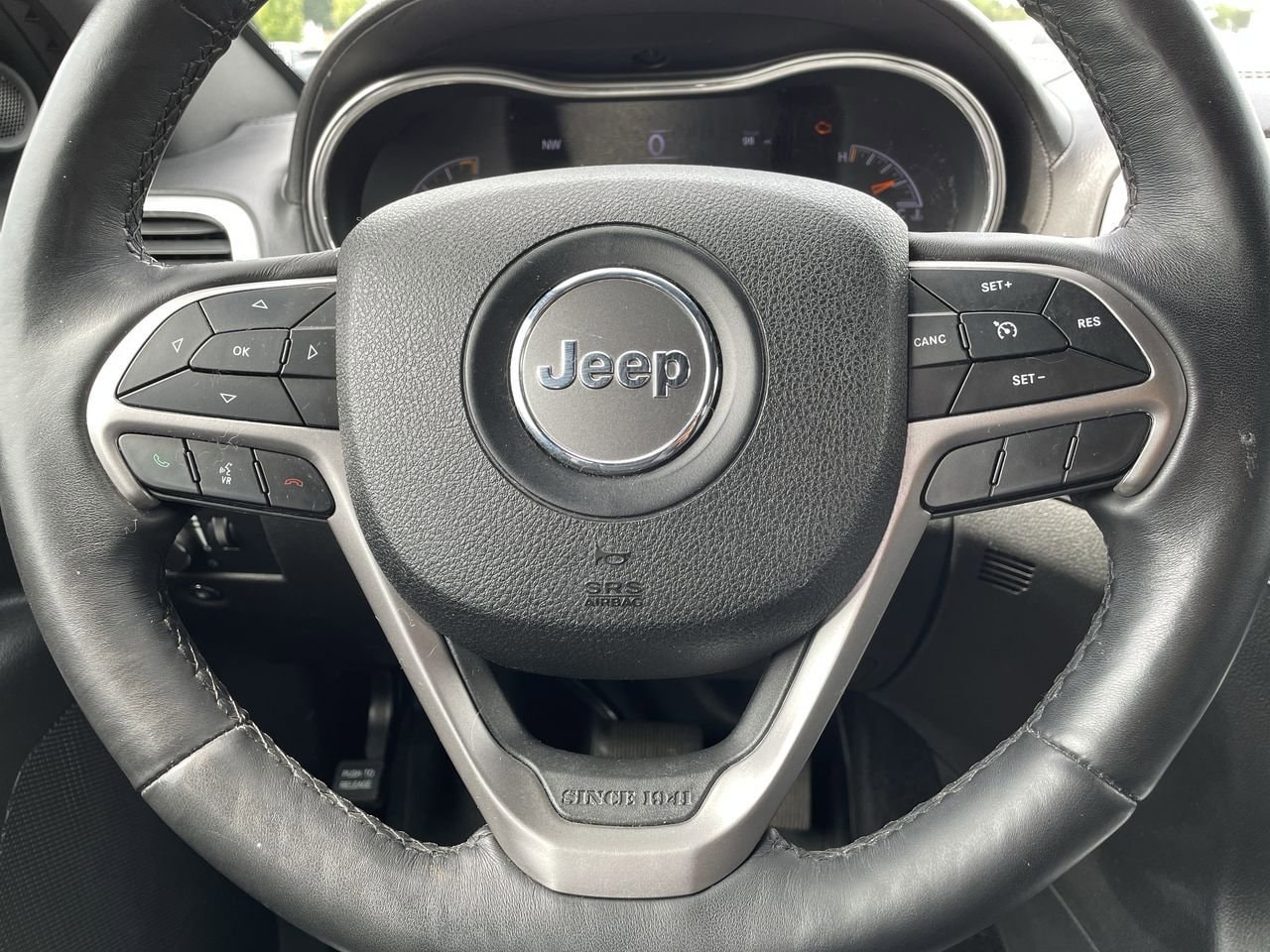 Thumbnail: 2018 Jeep Grand Cherokee - 10