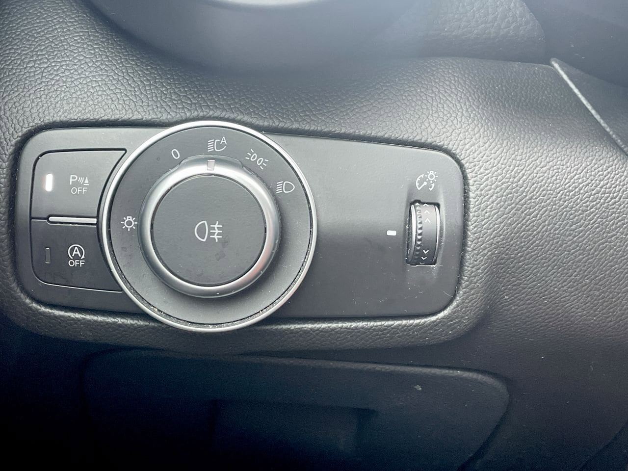 Thumbnail: 2019 Alfa Romeo Giulia - 29