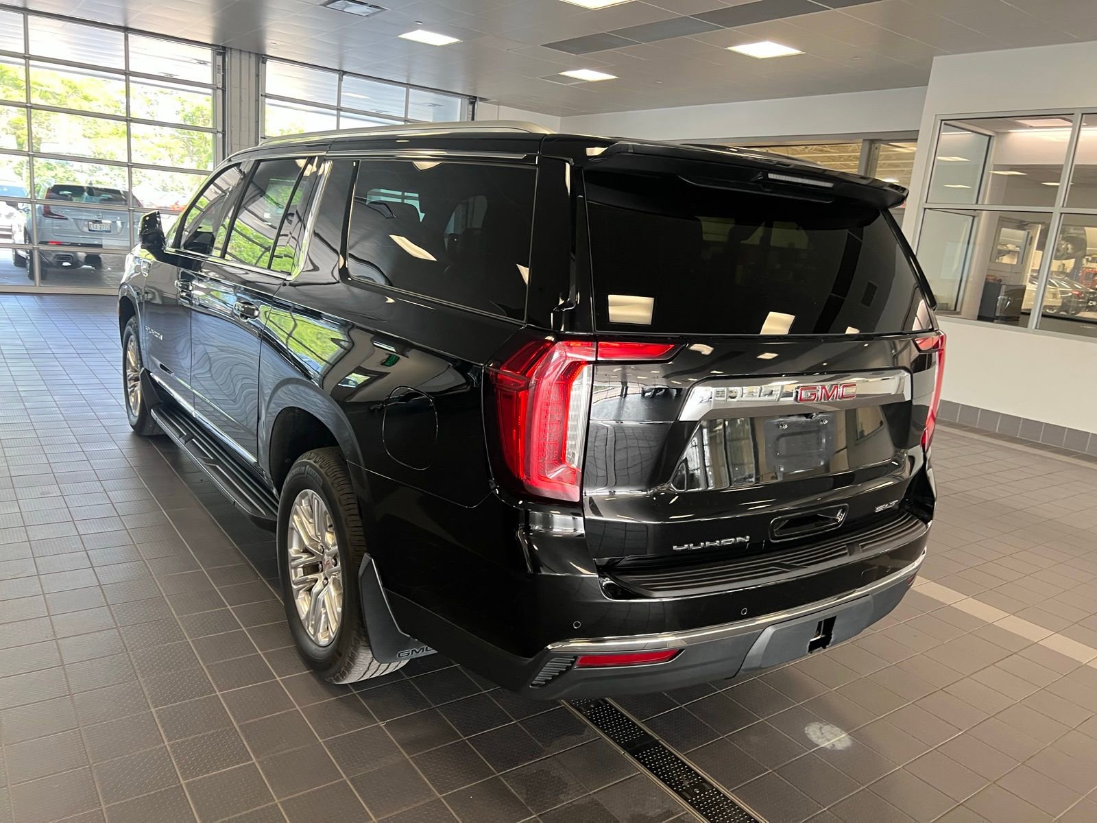 Thumbnail: 2022 GMC Yukon XL - 2