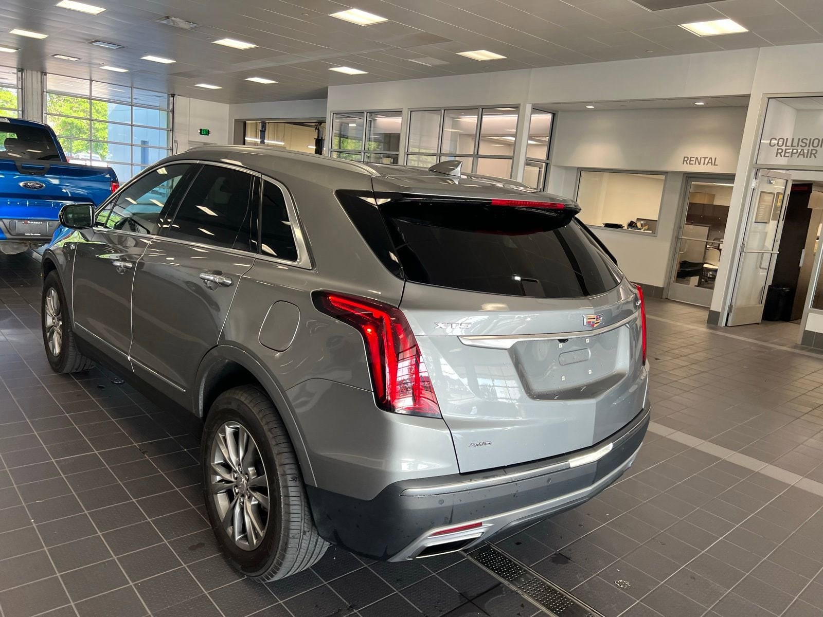 Thumbnail: 2023 Cadillac XT5 - 2