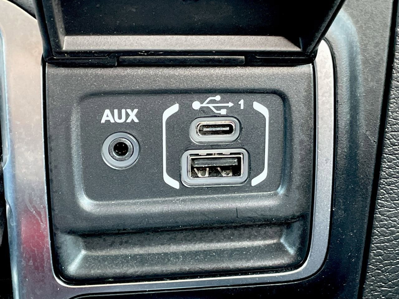 Thumbnail: 2020 Jeep Wrangler - 25