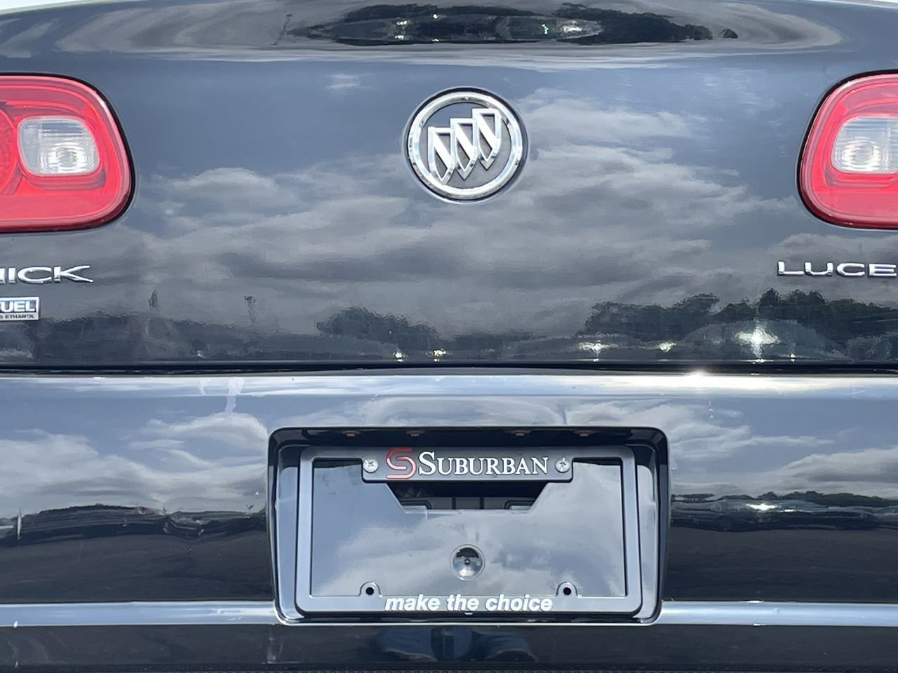 Thumbnail: 2011 Buick Lucerne - 36