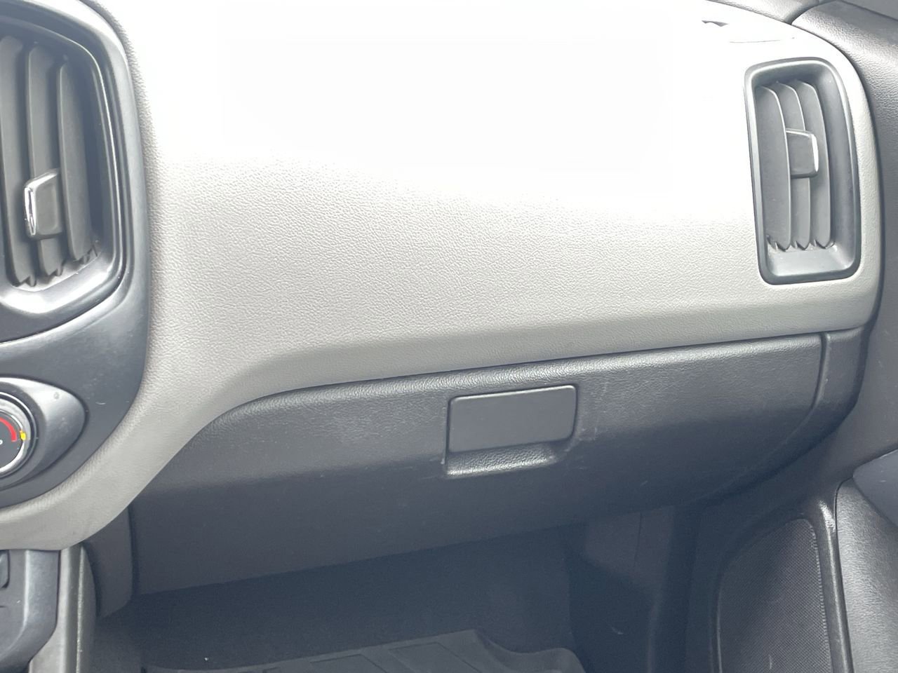 Thumbnail: 2019 Chevrolet Colorado - 16
