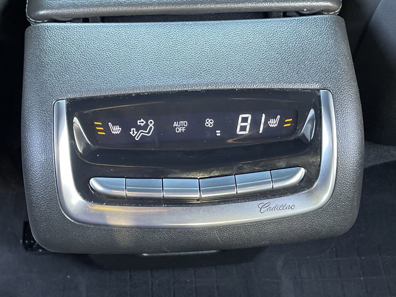 Thumbnail: 2024 Cadillac XT6 - 23