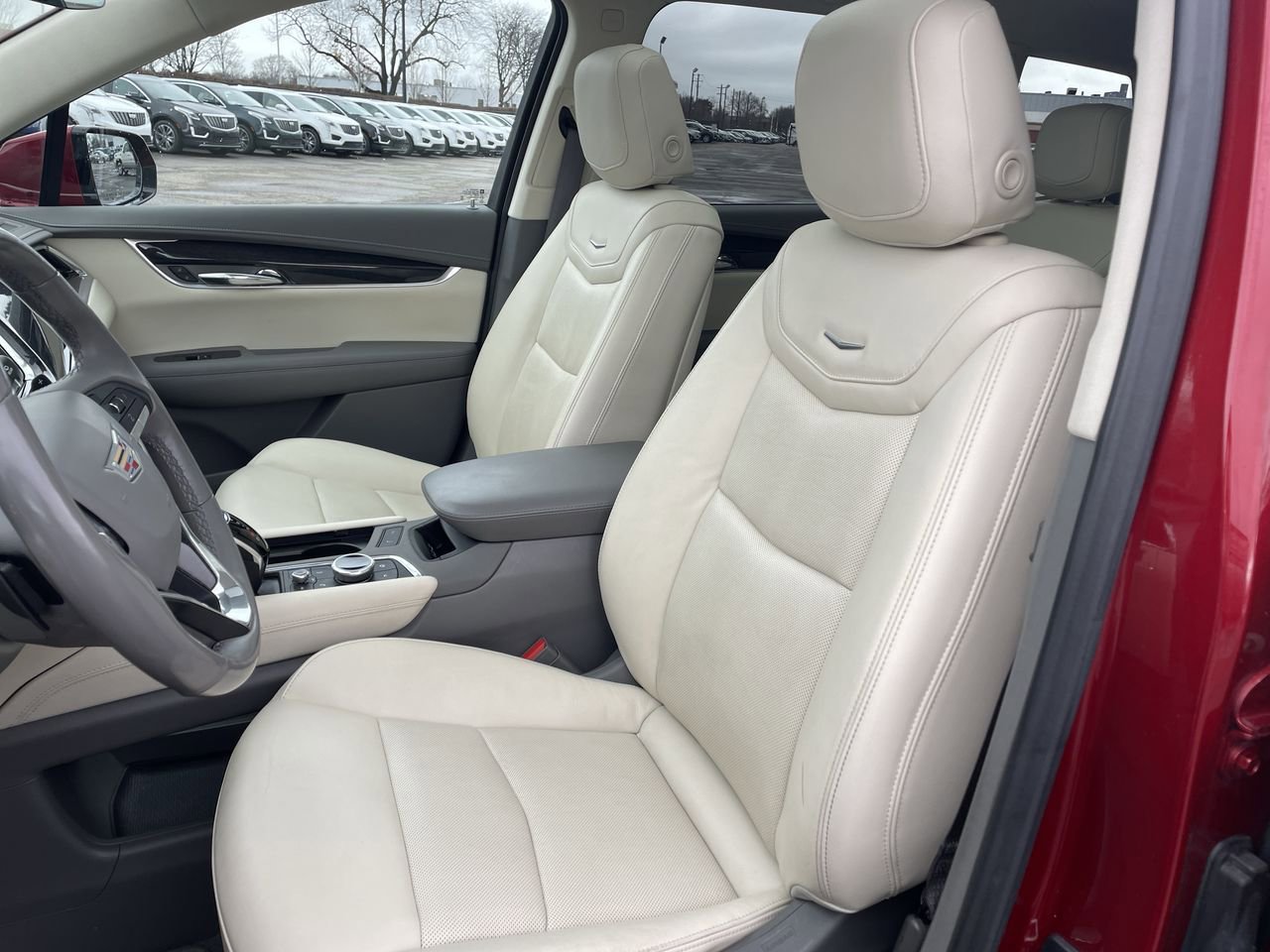 Thumbnail: 2021 Cadillac XT6 - 12