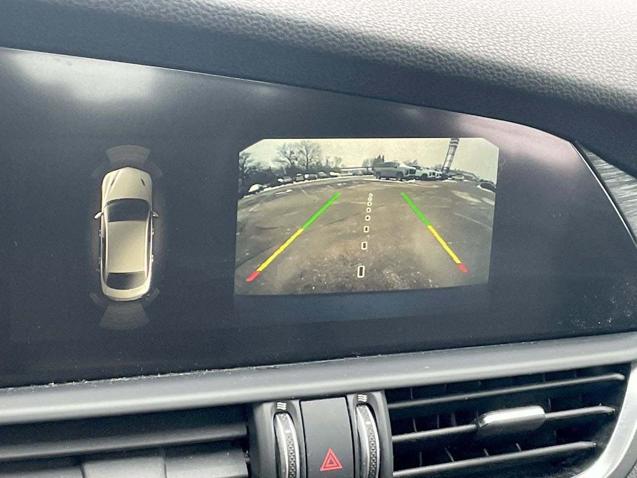 Thumbnail: 2019 Alfa Romeo Giulia - 27