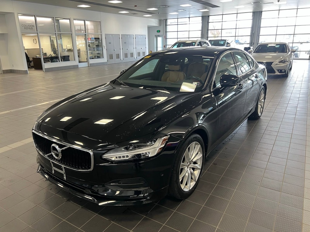 Used 2017 Volvo S90 Momentum