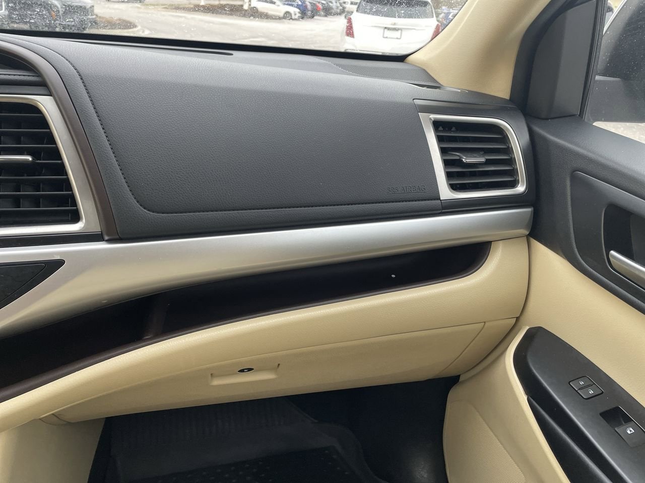 Thumbnail: 2019 Toyota Highlander - 16