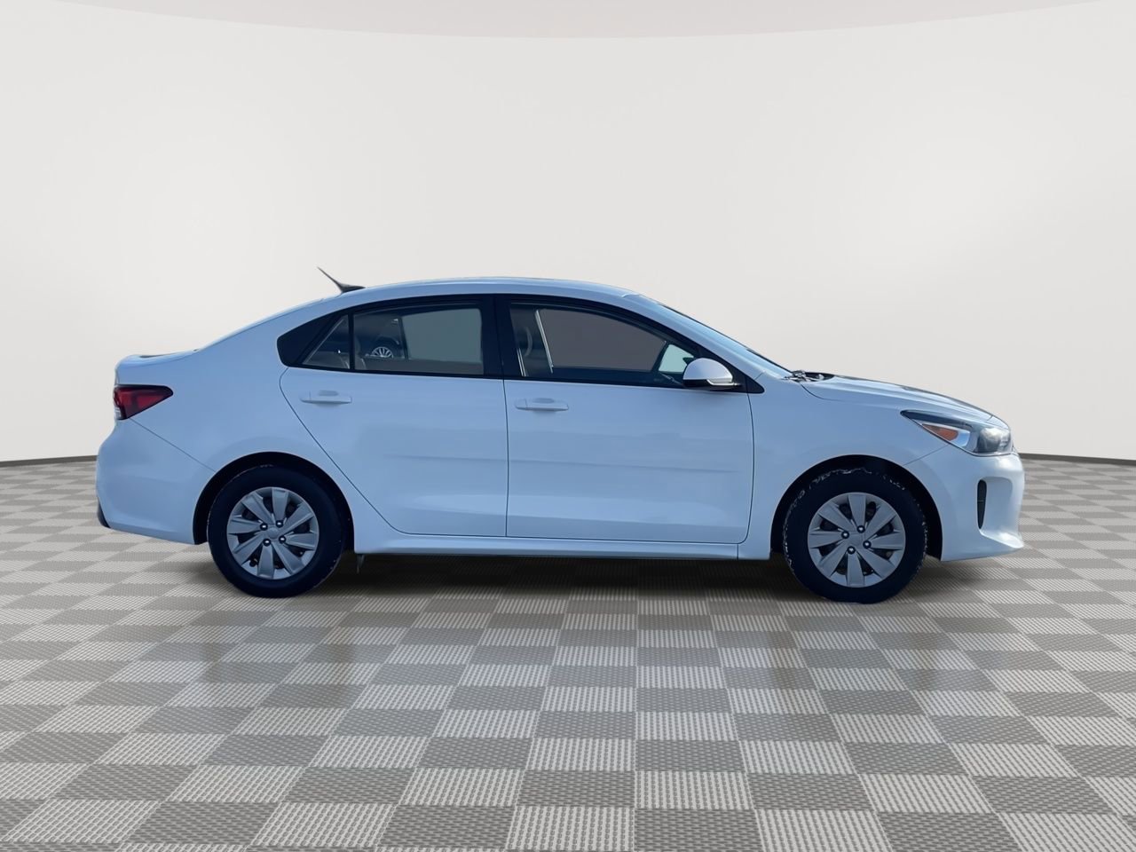 Thumbnail: 2020 Kia Rio - 9