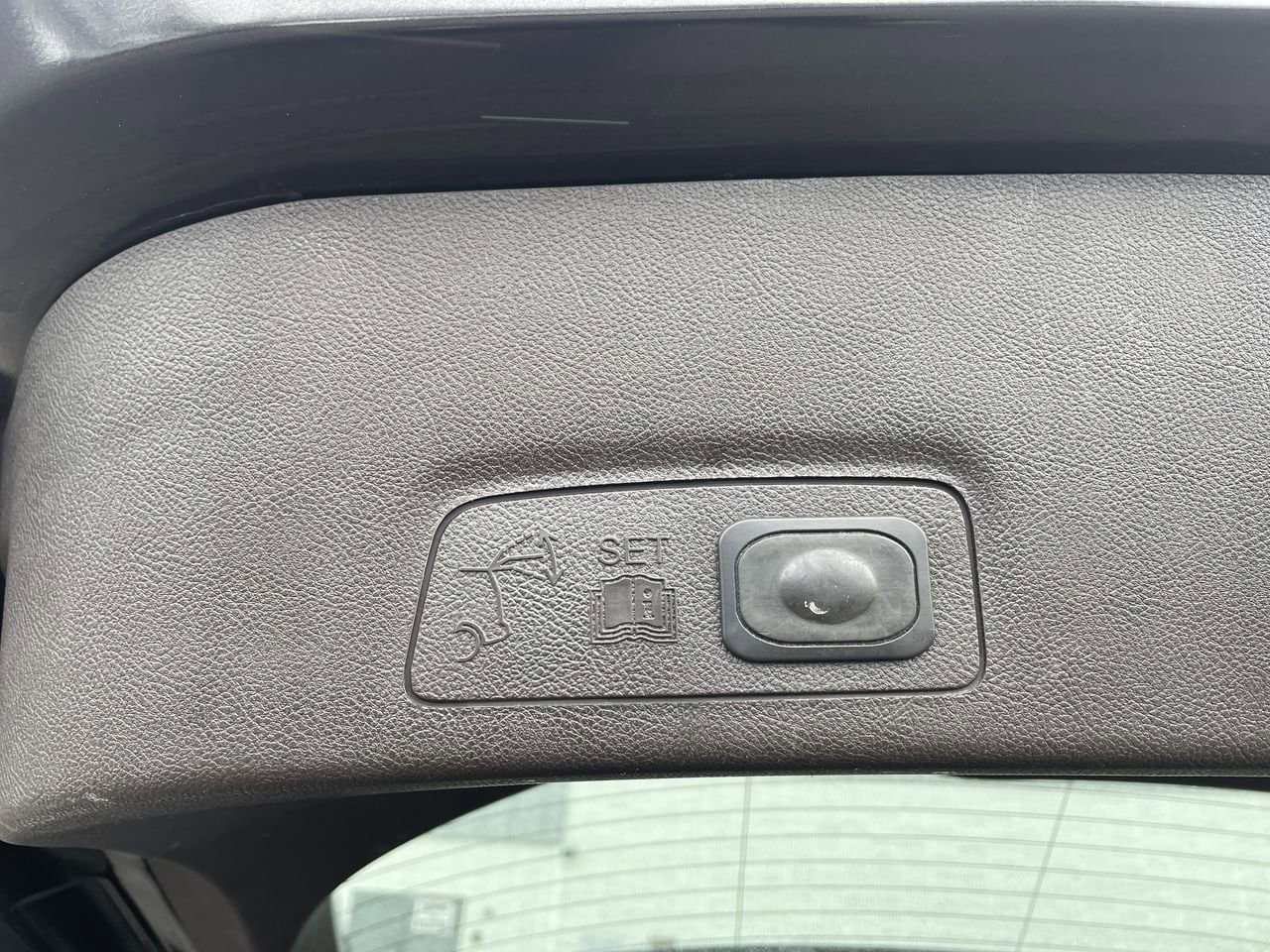 Thumbnail: 2017 Lincoln MKC - 18