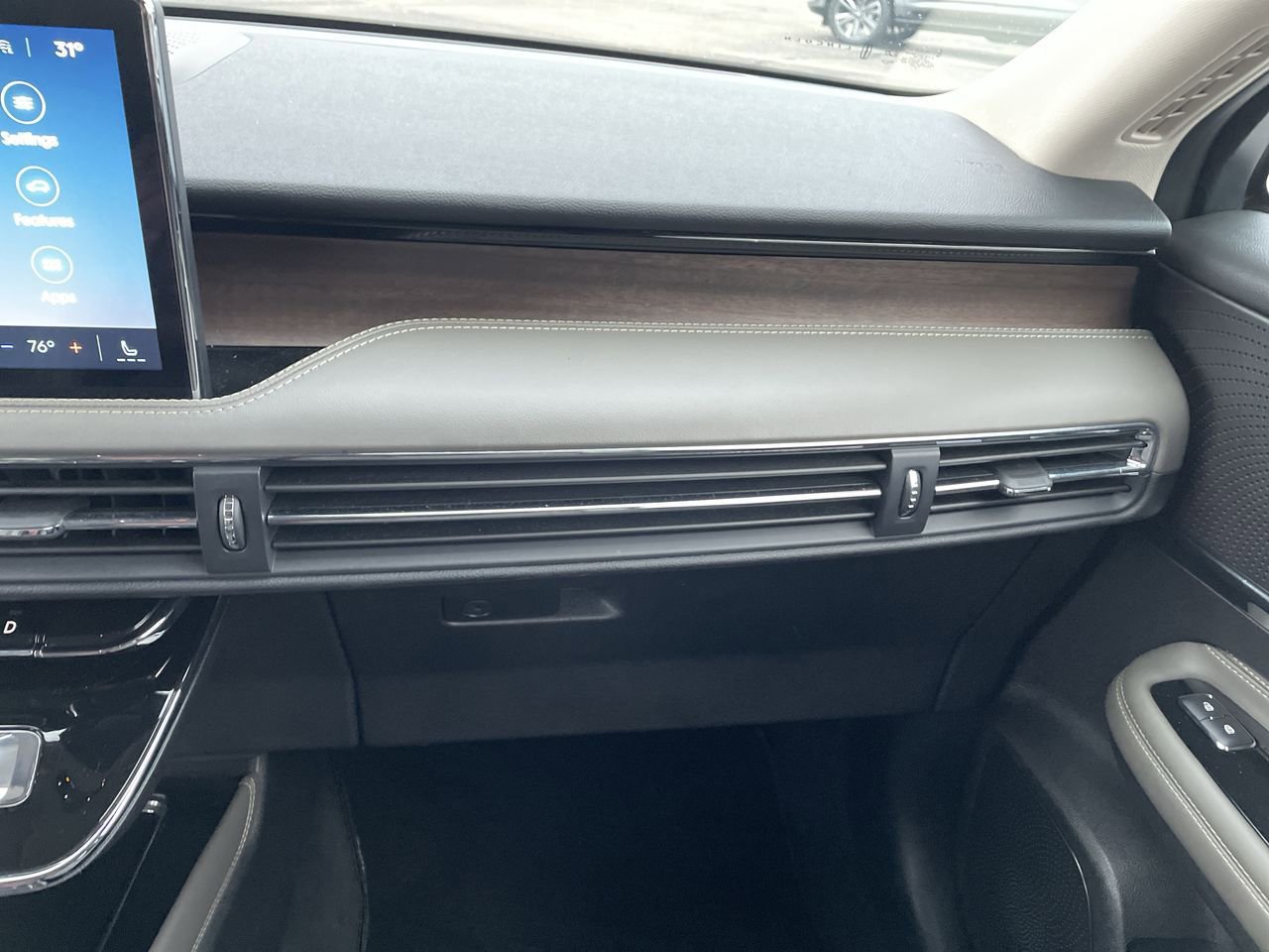 Thumbnail: 2023 Lincoln Corsair - 16