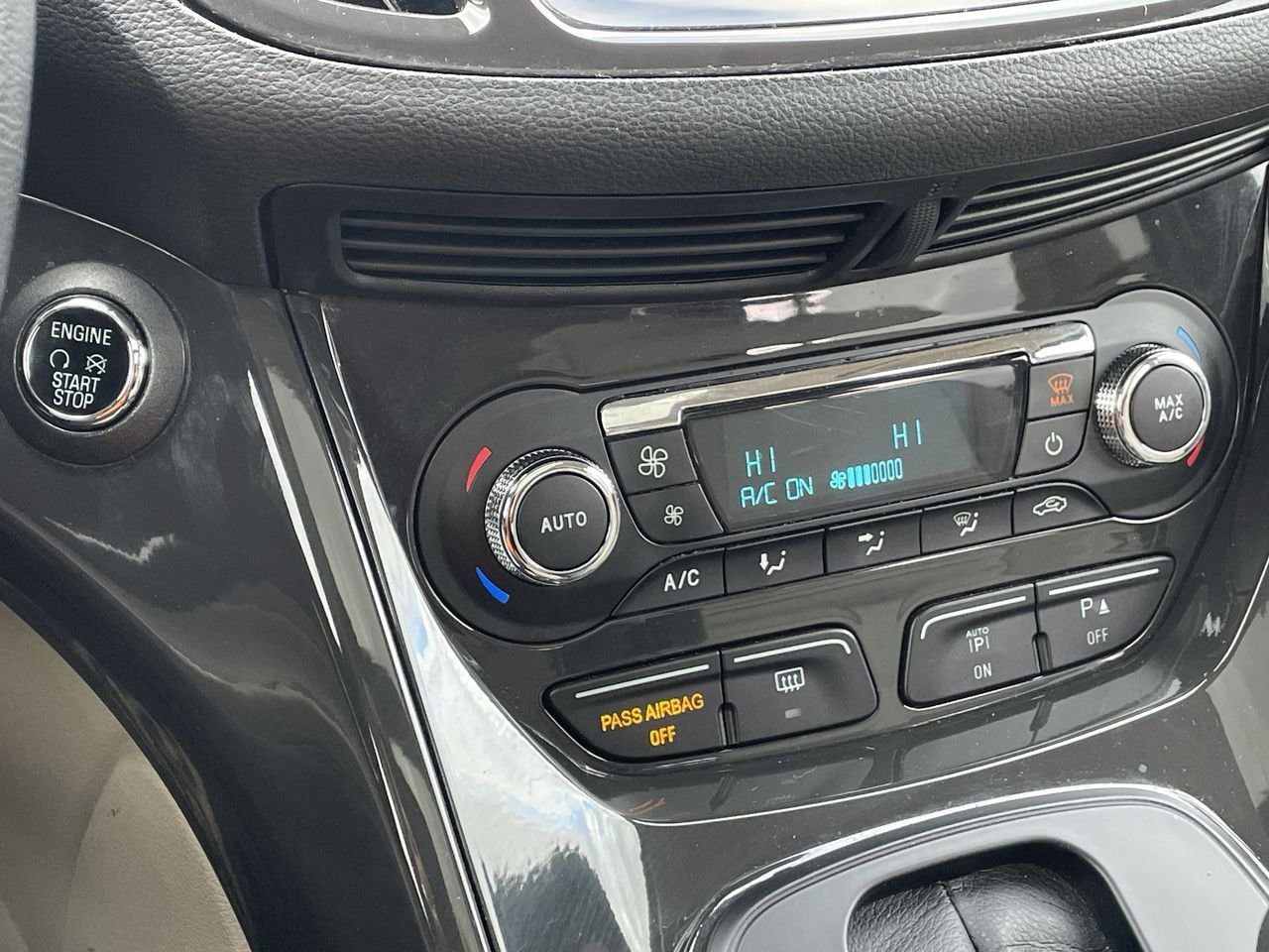 Thumbnail: 2016 Ford Escape - 29