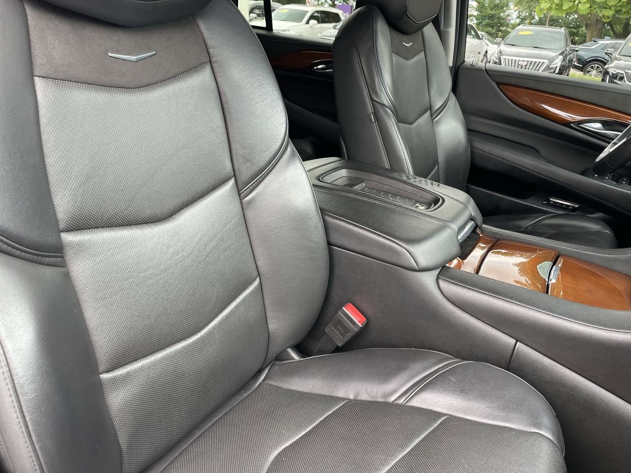 Thumbnail: 2017 Cadillac Escalade - 14