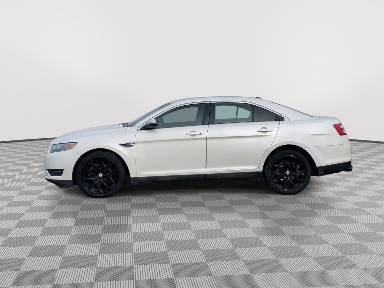 Thumbnail: 2014 Ford Taurus - 5
