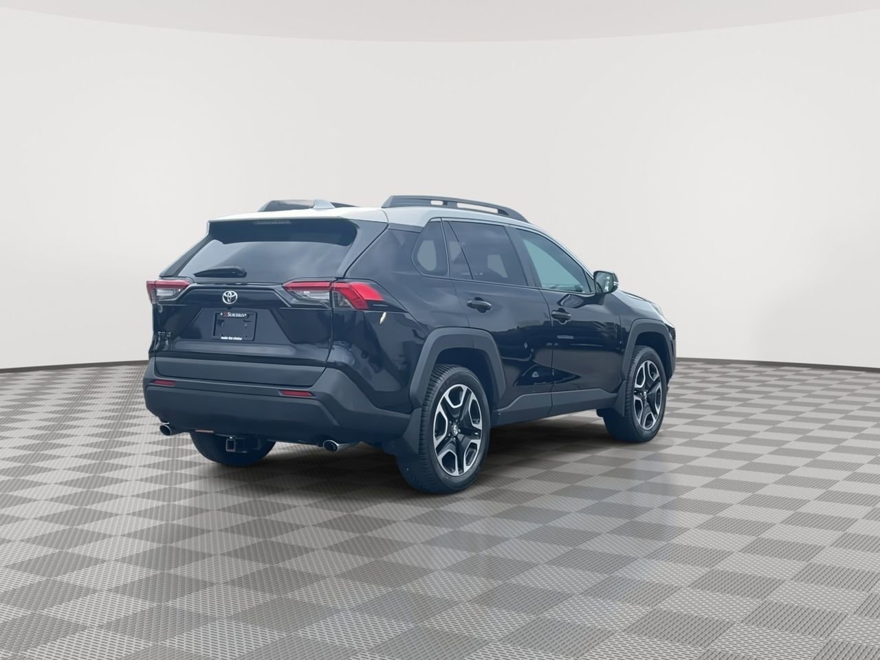 Thumbnail: 2019 Toyota RAV4 - 8