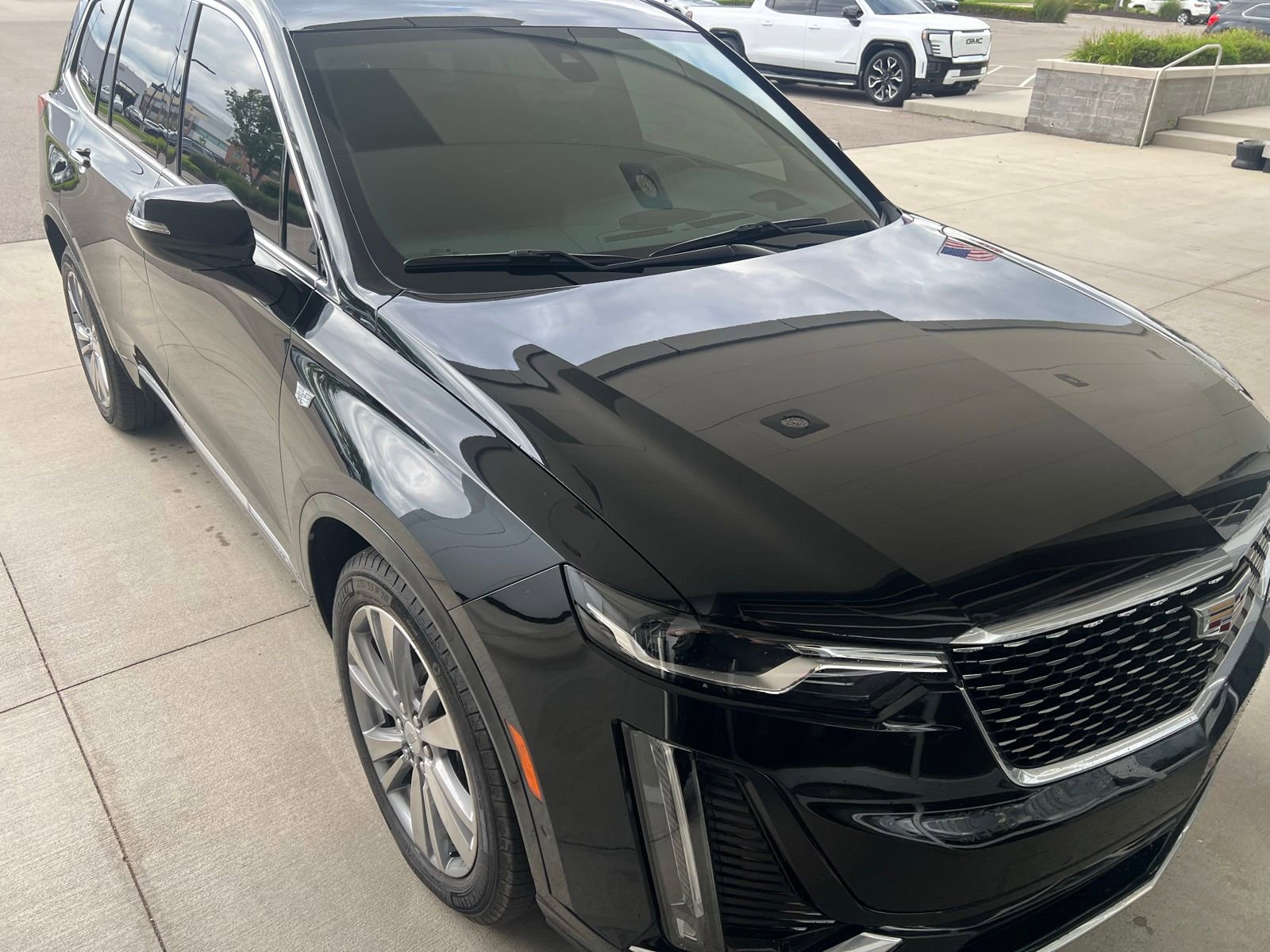Thumbnail: 2023 Cadillac XT6 - 4