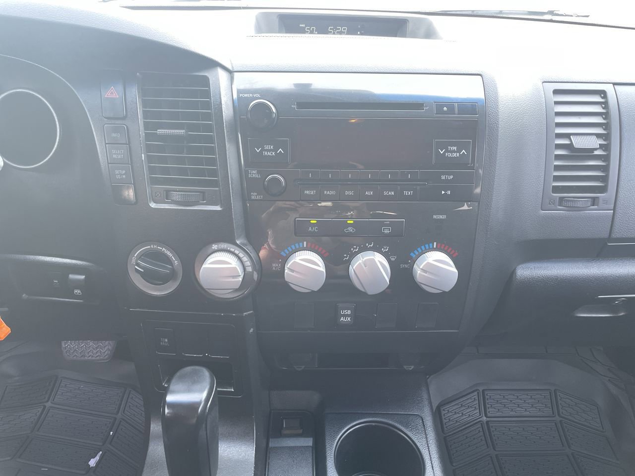 Thumbnail: 2011 Toyota Tundra - 13