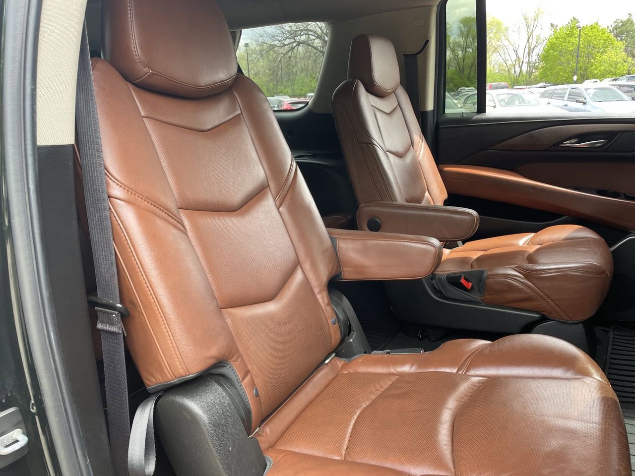 Thumbnail: 2016 Cadillac Escalade - 15