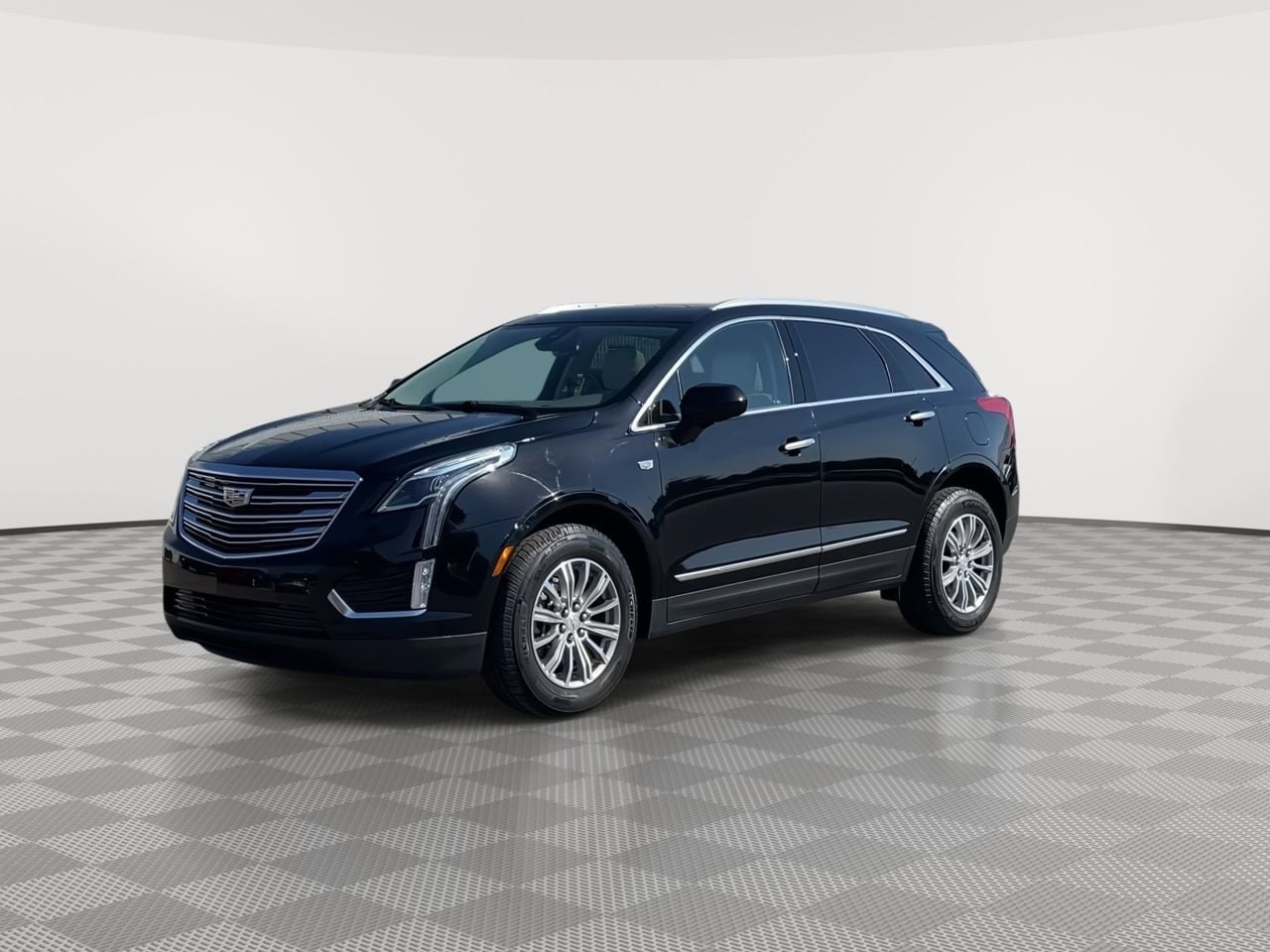 Thumbnail: 2017 Cadillac XT5 - 4