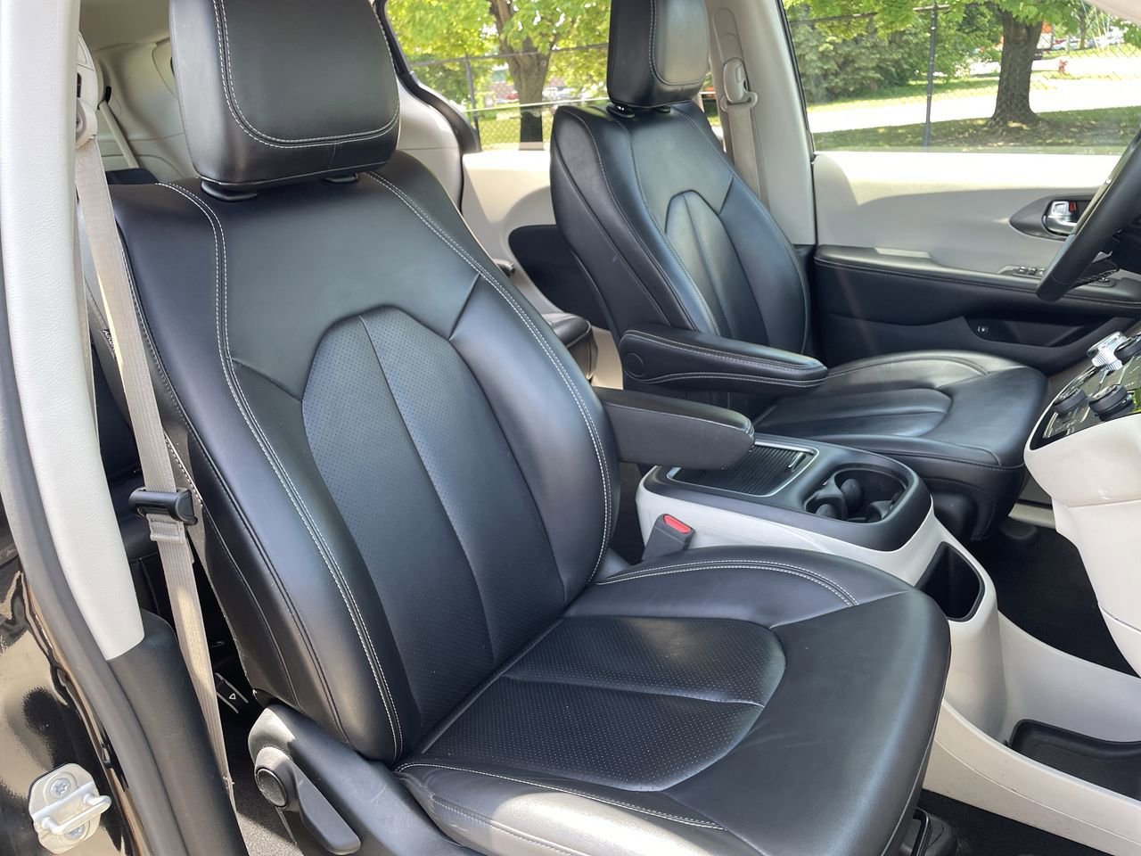 Thumbnail: 2024 Chrysler Pacifica - 13