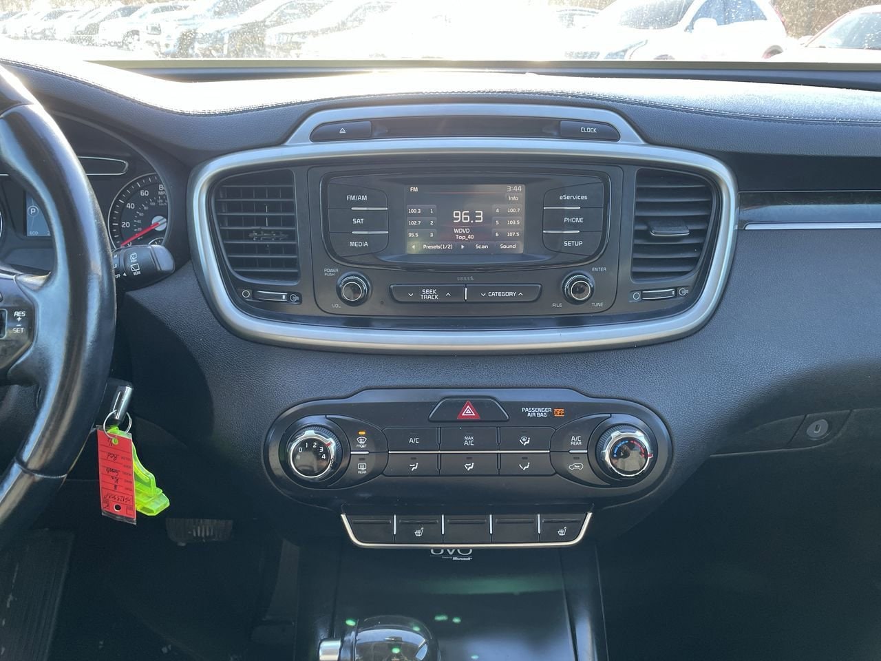 Thumbnail: 2016 Kia Sorento - 13