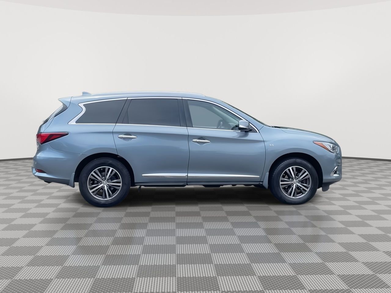 Thumbnail: 2018 INFINITI QX60 - 9