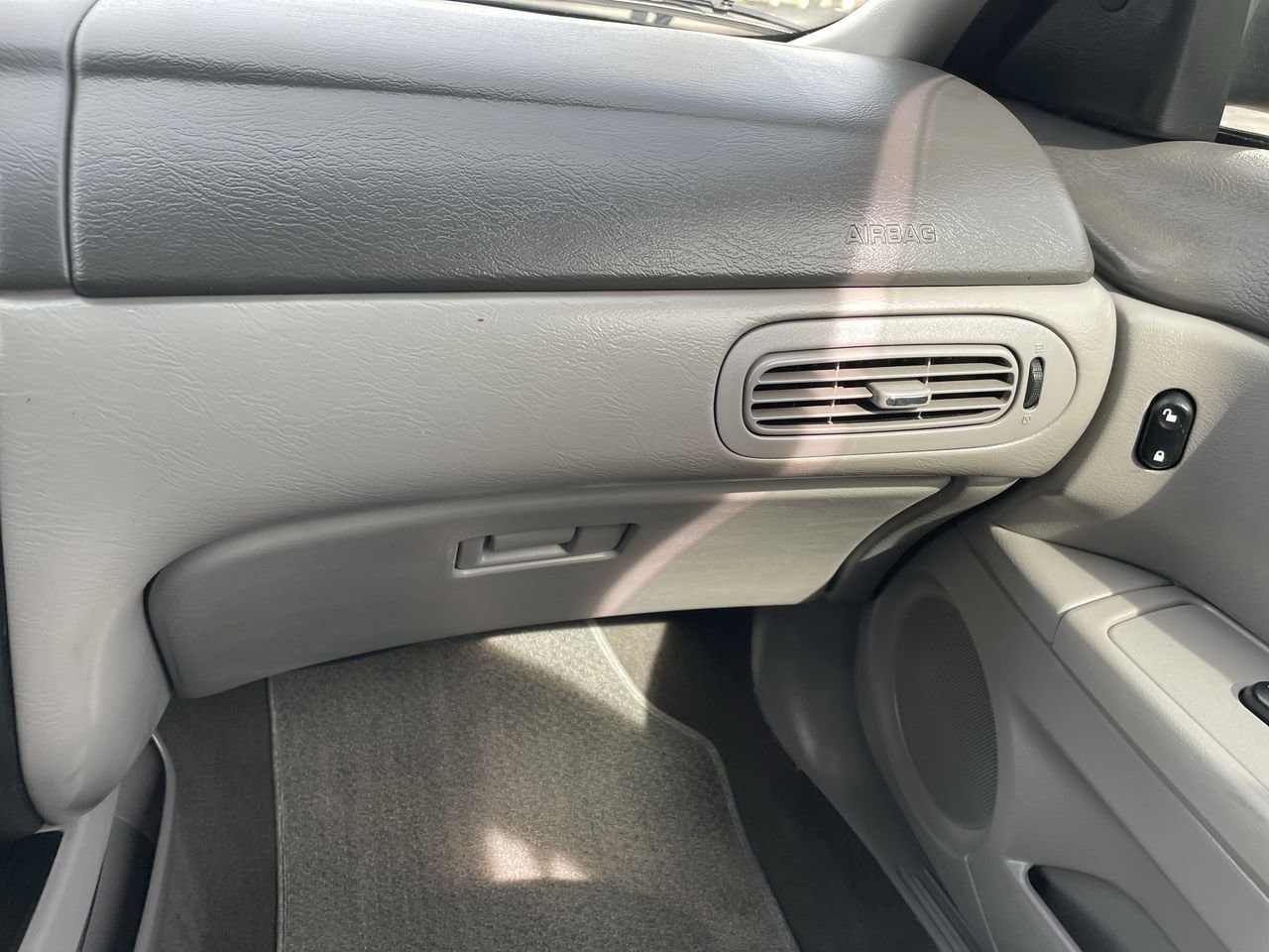 Thumbnail: 2001 Ford Taurus - 16