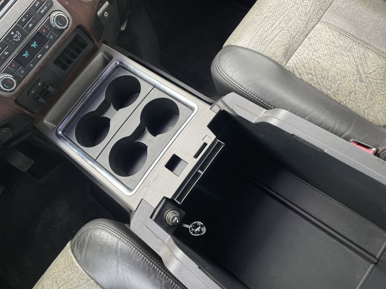 Thumbnail: 2011 Ford Econoline - 24