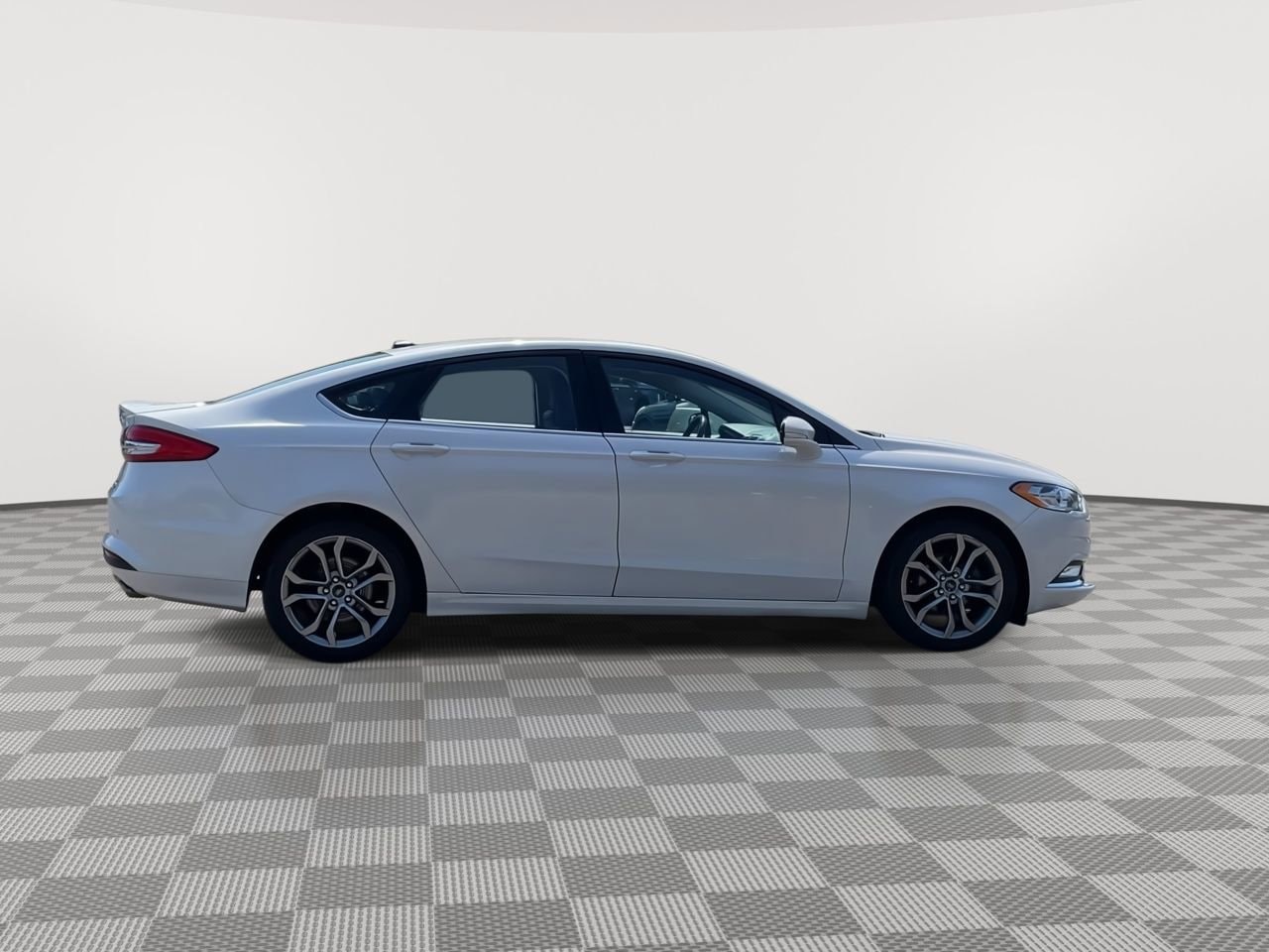 Thumbnail: 2017 Ford Fusion - 9