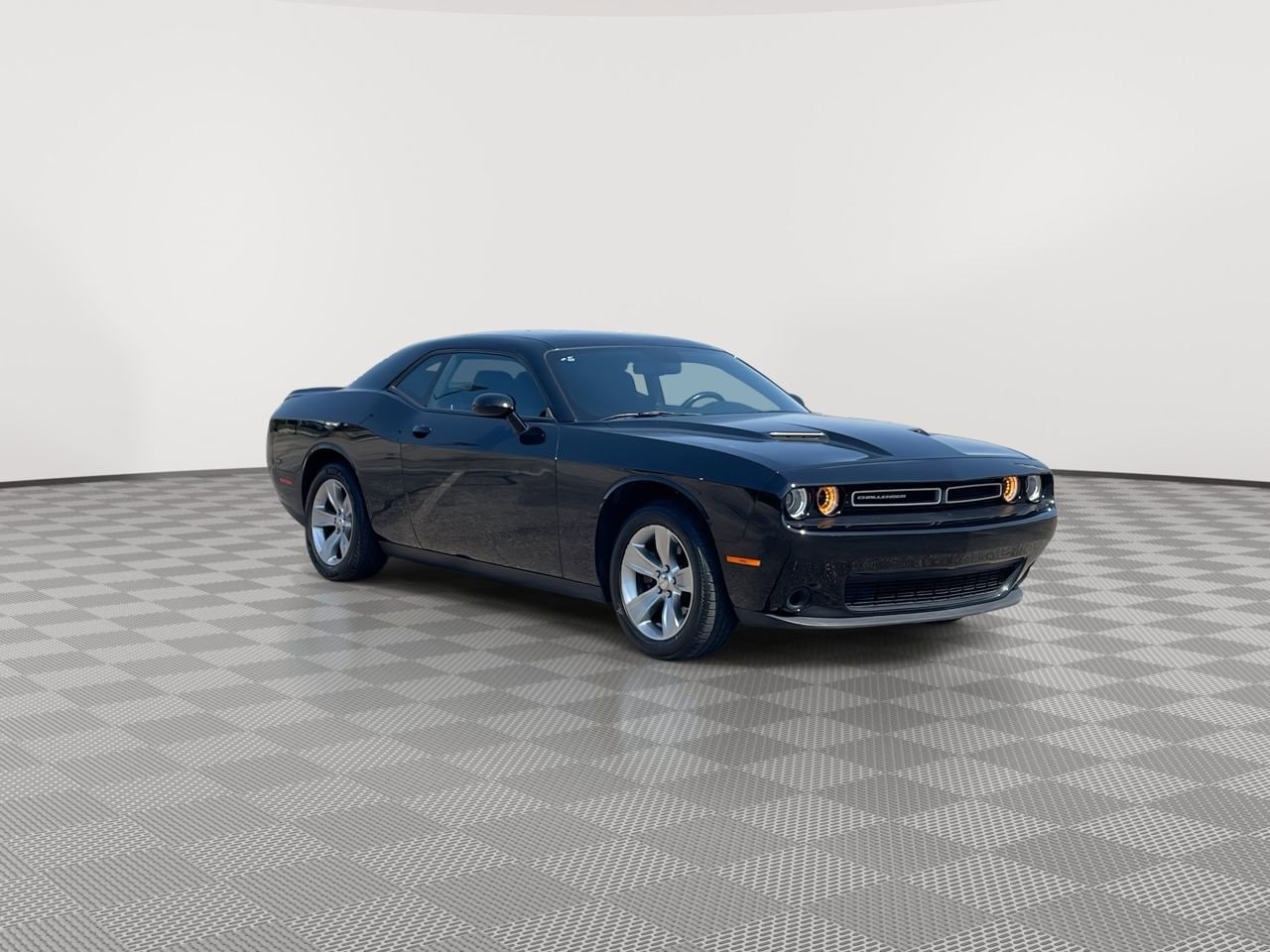 Thumbnail: 2022 Dodge Challenger - 2