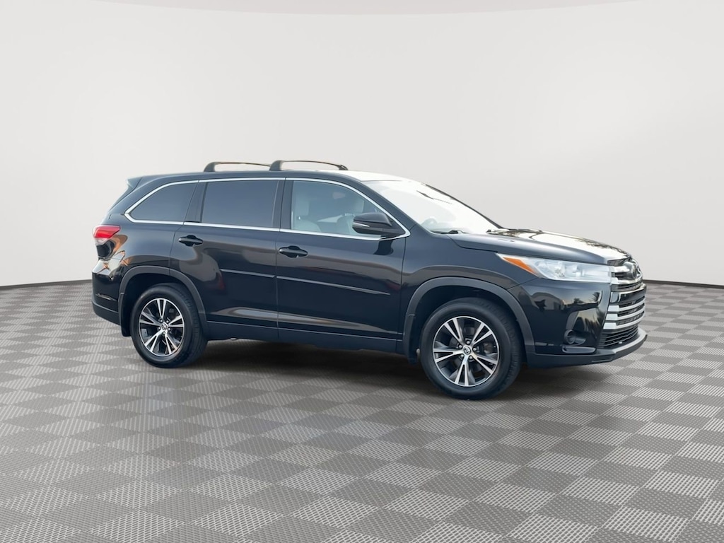 Used 2019 Toyota Highlander LE