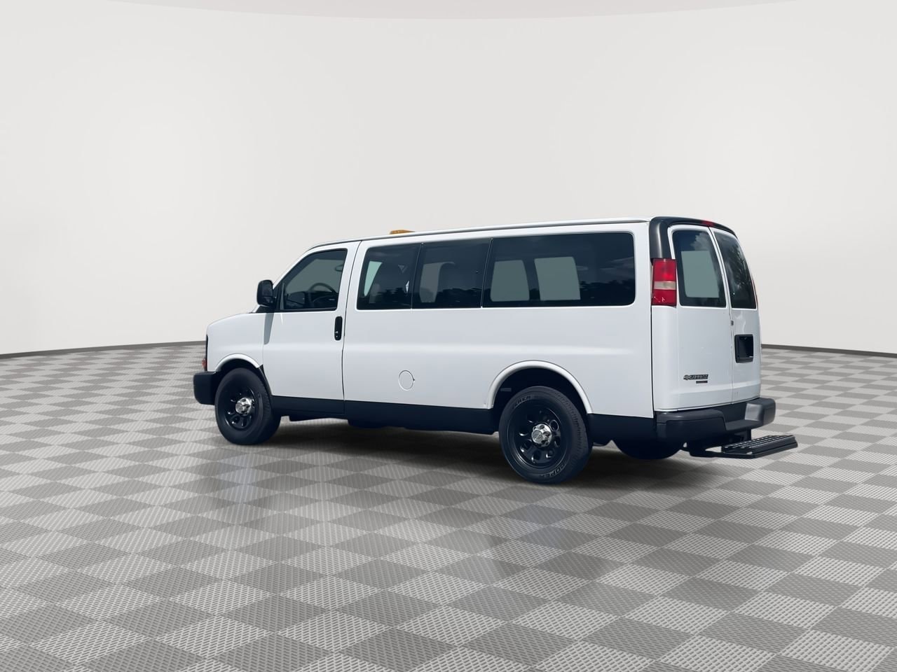 Thumbnail: 2014 Chevrolet Express - 6