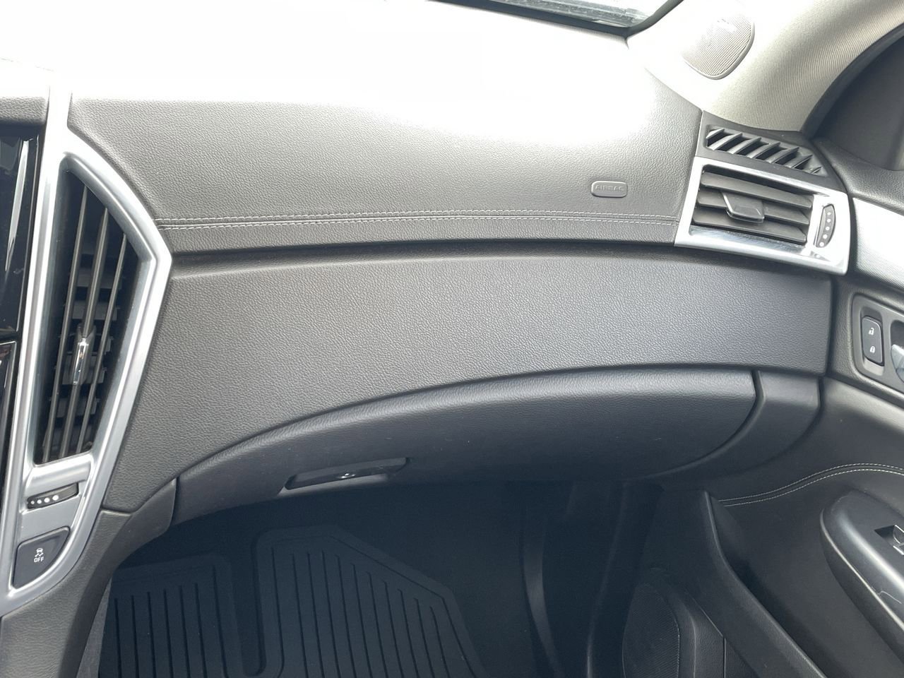 Thumbnail: 2015 Cadillac SRX - 16