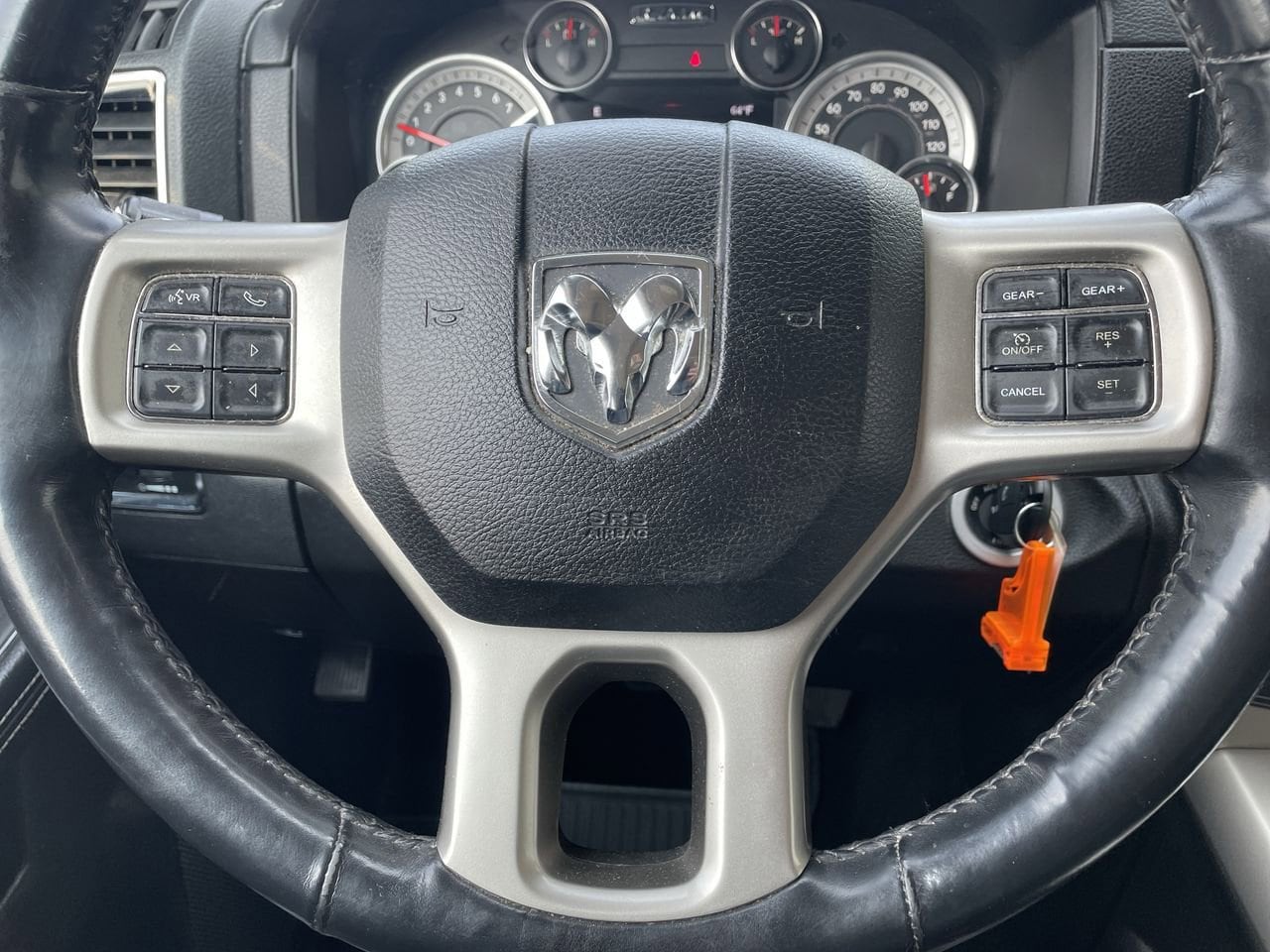2013 RAM 1500 Laramie 10