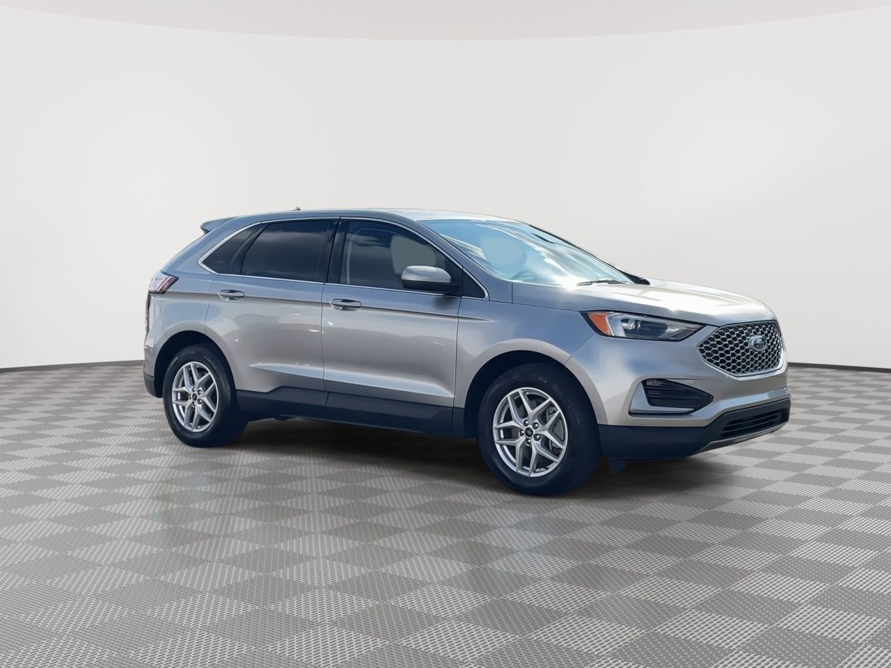 2024 Ford Edge SEL photo 2